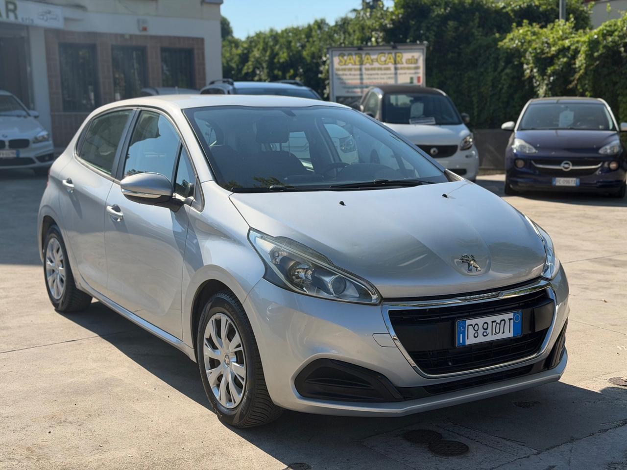 Peugeot 208 1.2 benzina