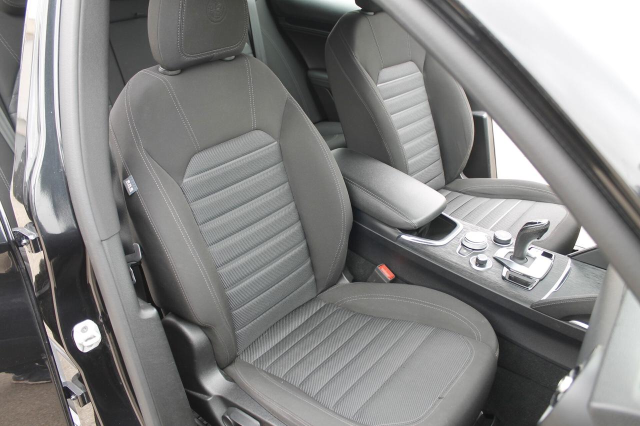 Alfa Romeo Stelvio 2.2 Turbodiesel 160 CV AT8 RWD Business