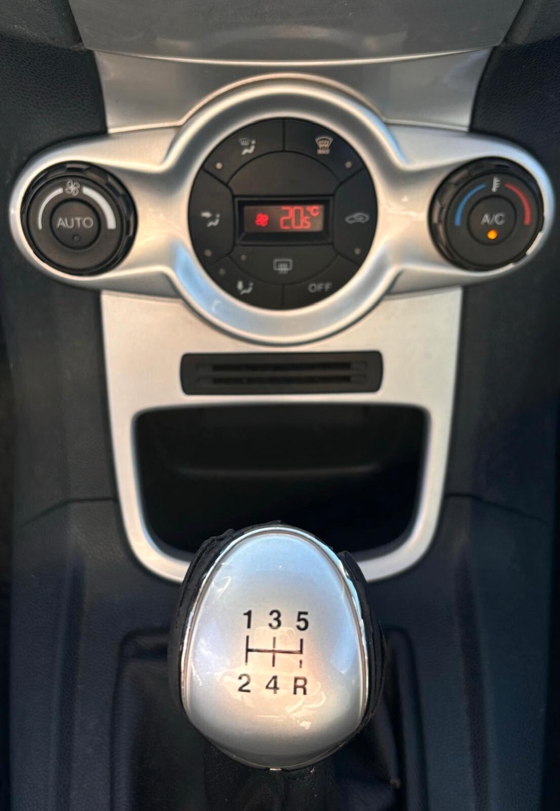 Ford Fiesta 1.2 82CV 3 porte Titanium