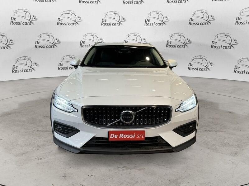 Volvo V60 Cross Country B4 D AWD autom. ULTIMATE