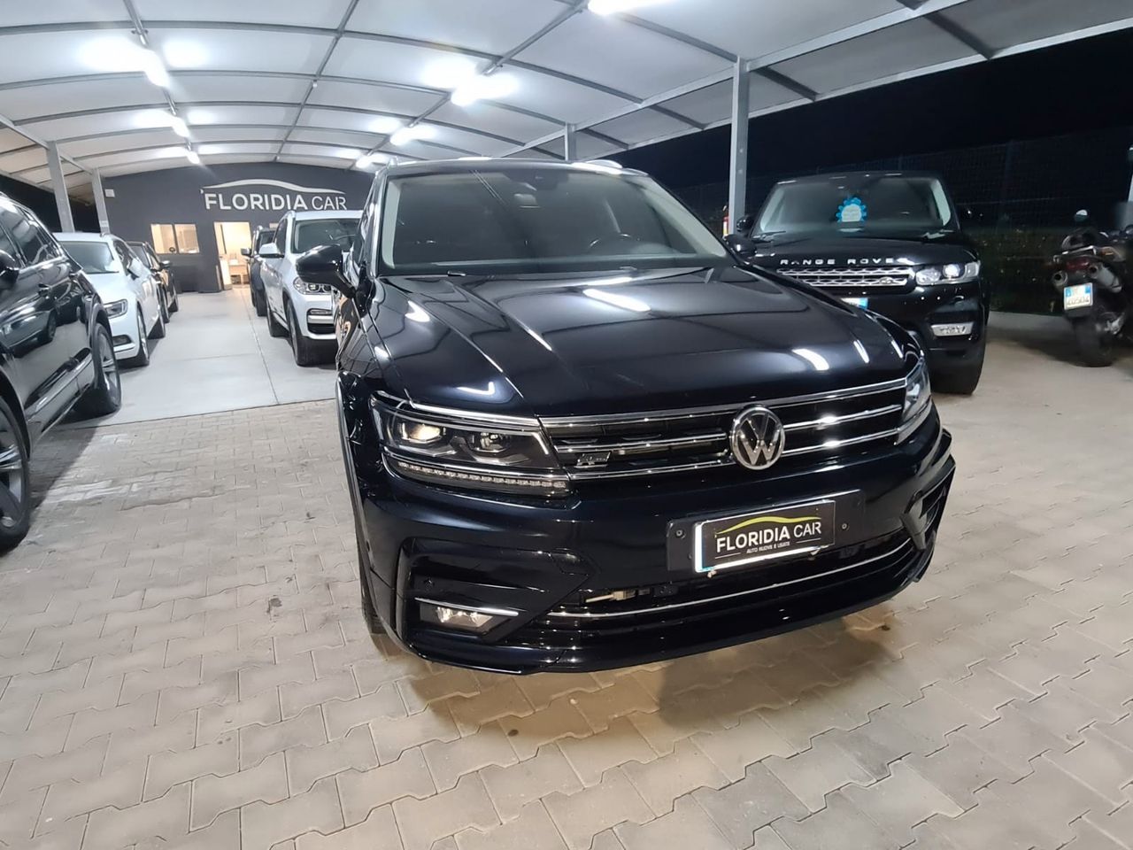 VOLKSWAGEN TIGUAN 2.0 TDI 4MOTION R-LINE