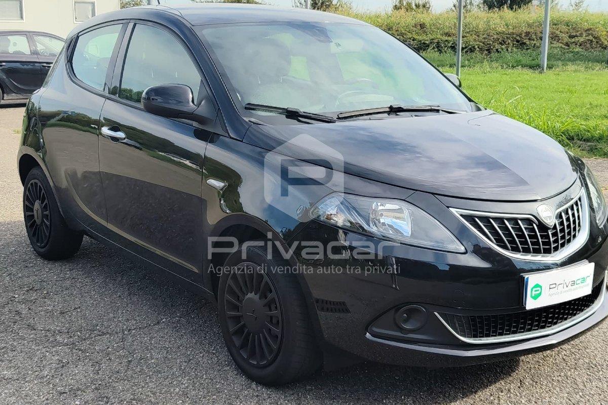 LANCIA Ypsilon 1.0 FireFly 5 porte S&S Hybrid Ecochic Silver
