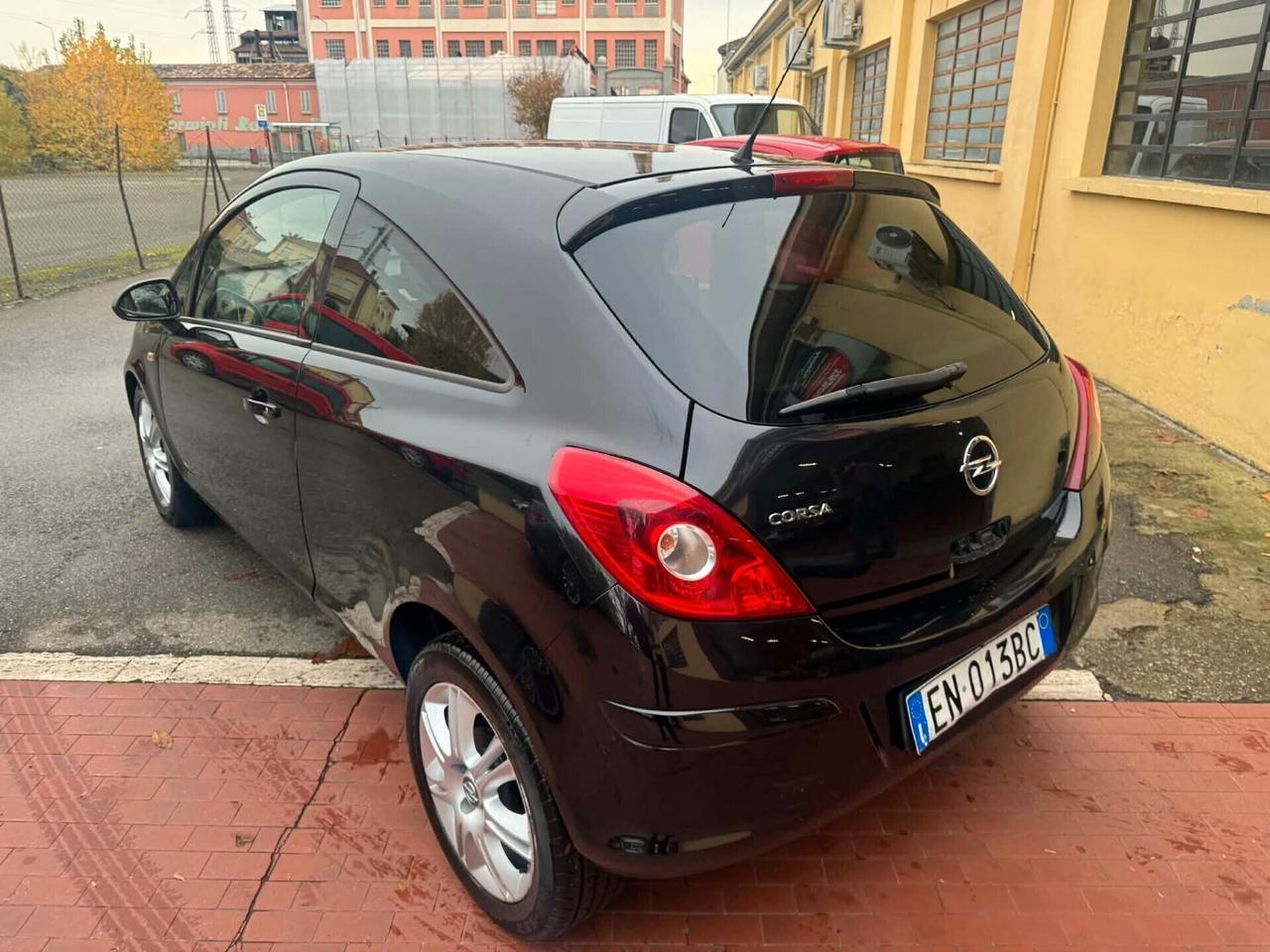 Opel Corsa 1.2 Benz/Metano 3 porte 100cv