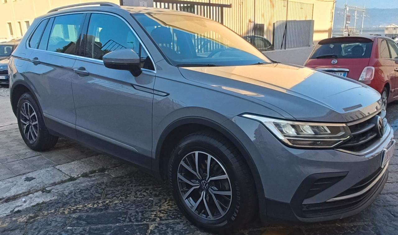 Volkswagen Tiguan 2.0 TDI 150 CV SCR DSG R-Line