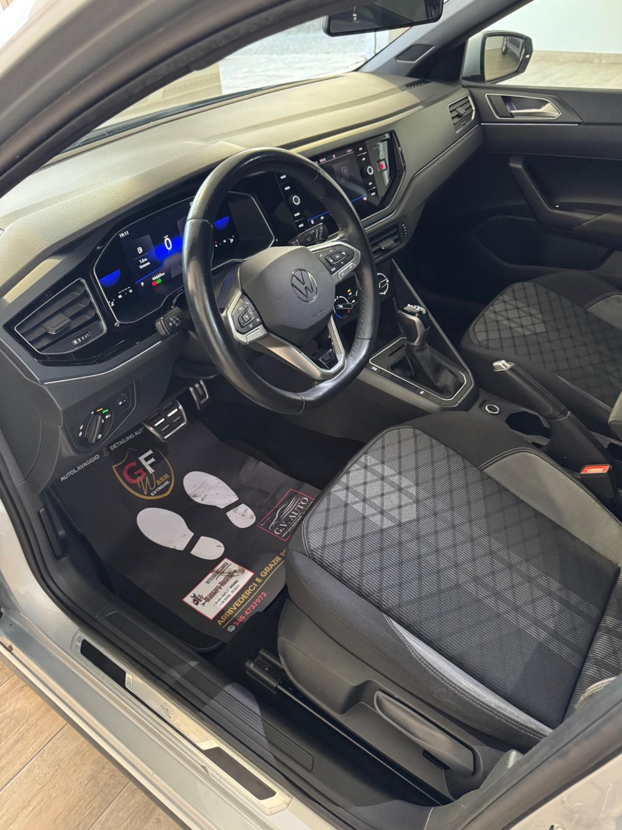 Volkswagen Polo 1.0 TSI DSG R-Line