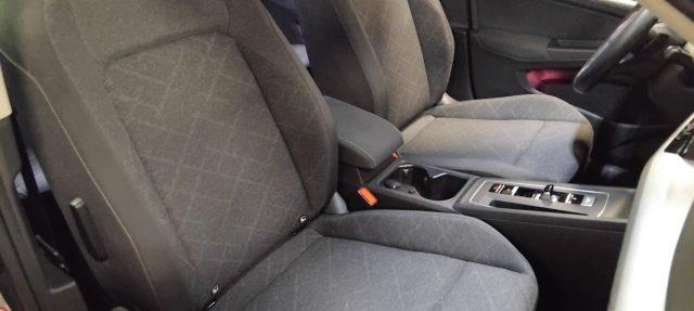 VOLKSWAGEN Golf VAR. 1.0 eTSI EVO DSG Life MILD HYBRID