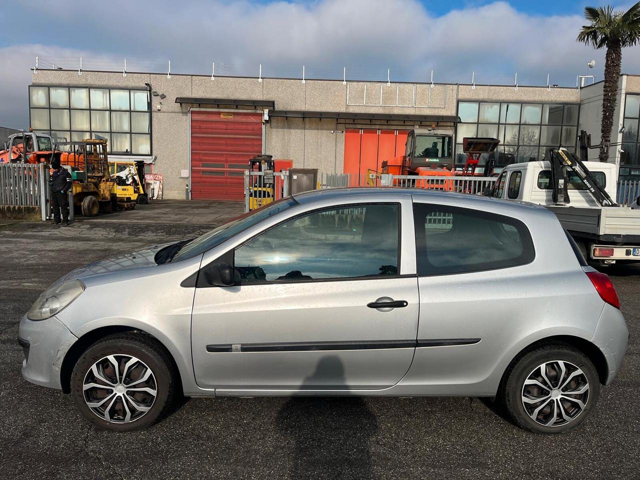 Renault Clio 1.1 3P 4U PACK