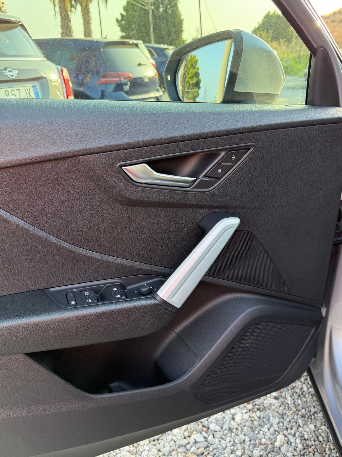 Audi Q2 35 TDI S tronic Business