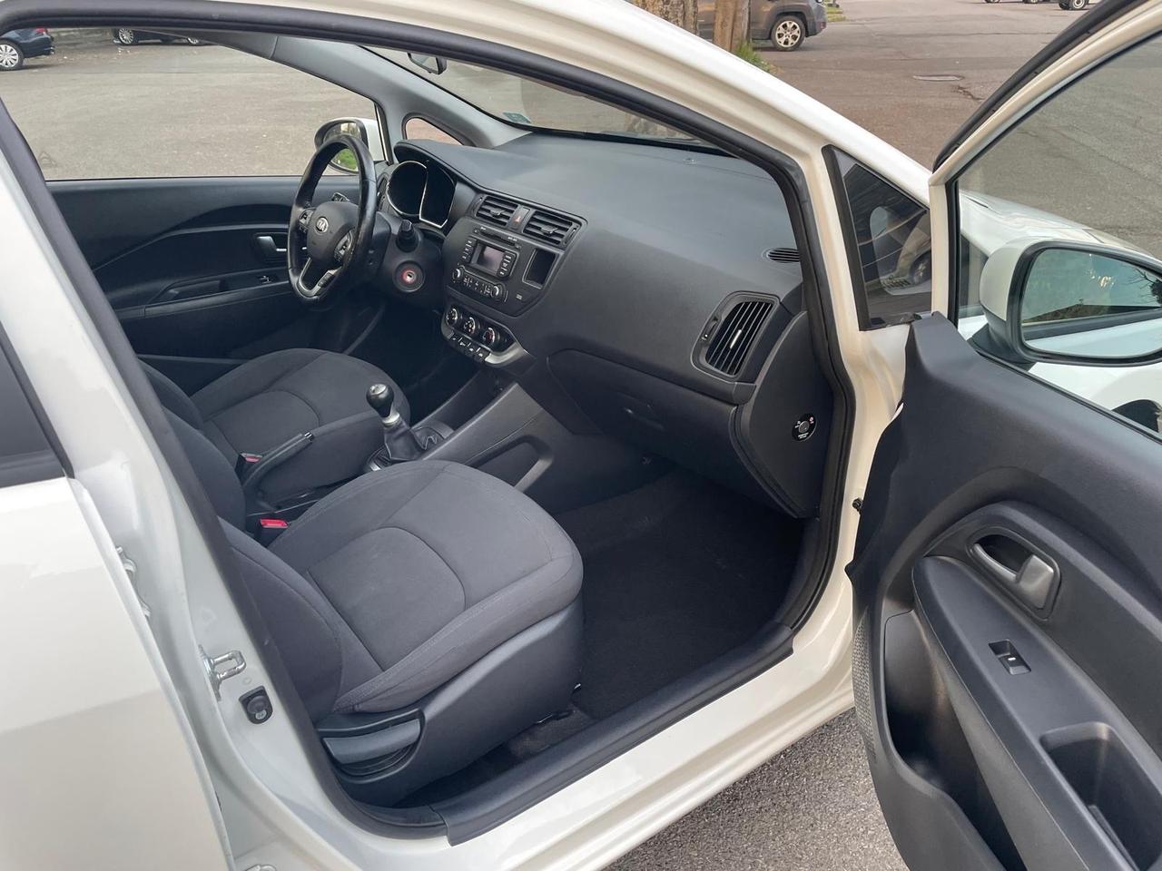 Kia Rio 1.2 CVVT 5p. EX per Neopatentati 2014