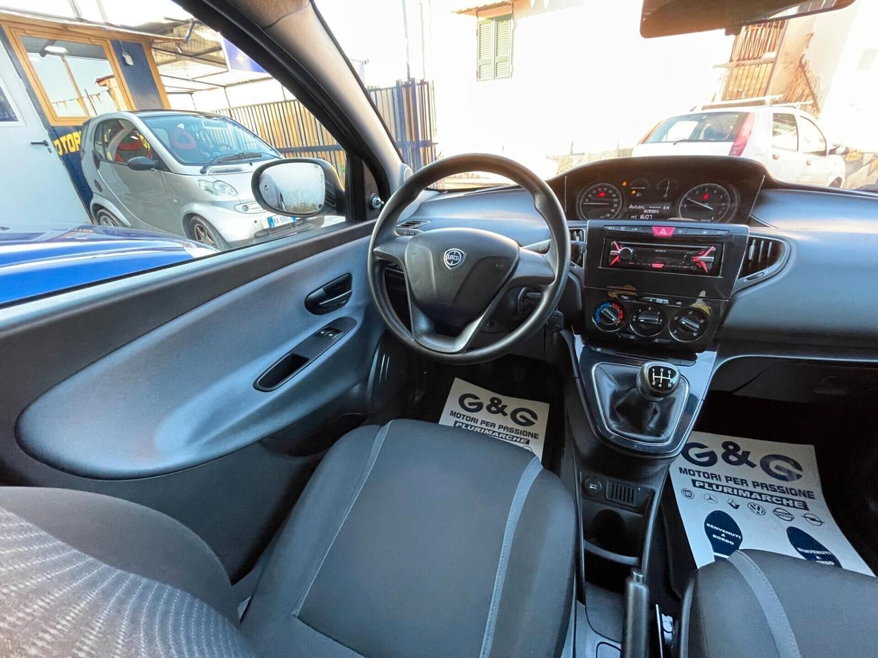Lancia Ypsilon 1.2 69 CV 5 porte Silver
