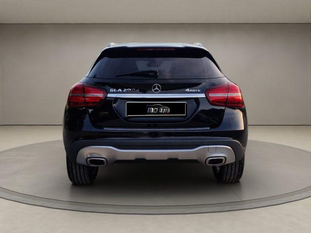 MERCEDES-BENZ GLA 200 d Automatic 4Matic Sport