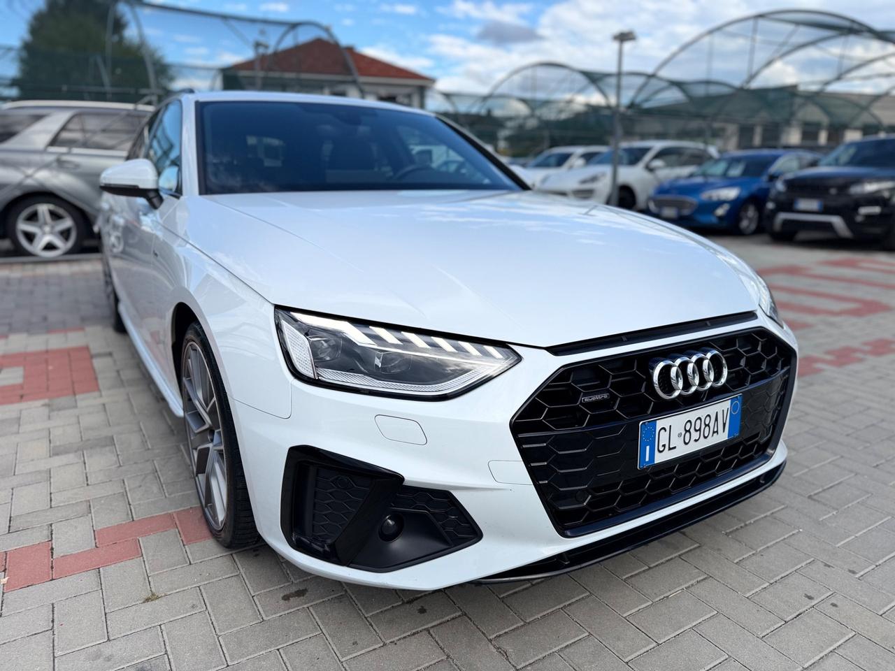 Audi A4 Avant 40 TDI quattro S tronic line edition