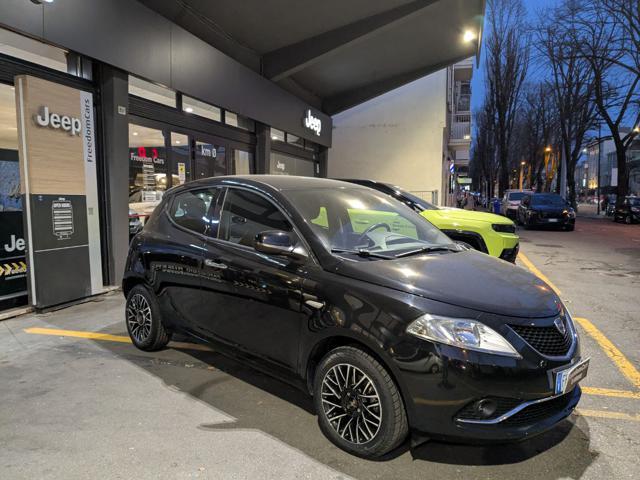 LANCIA Ypsilon 1.2 69 CV 5 porte Gold