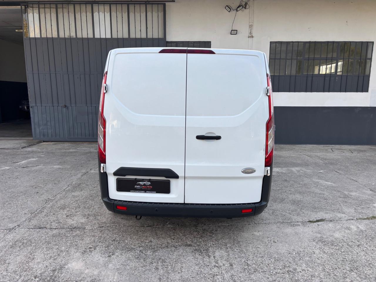 Ford transit custom 2.2 TDCI. Garanzia 12 mesi