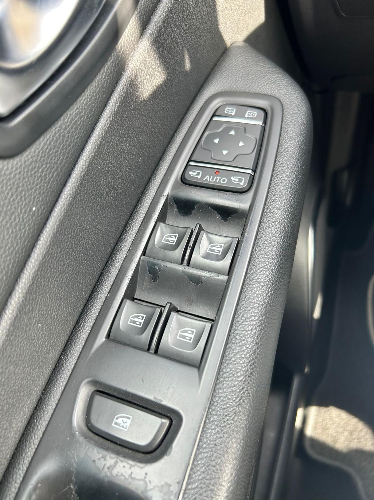 Renault Captur dCi 8V 110 CV Start&Stop Energy Initiale Paris