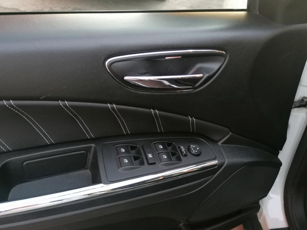 Lancia Delta 1.6 MJT Platino( da vetrina)