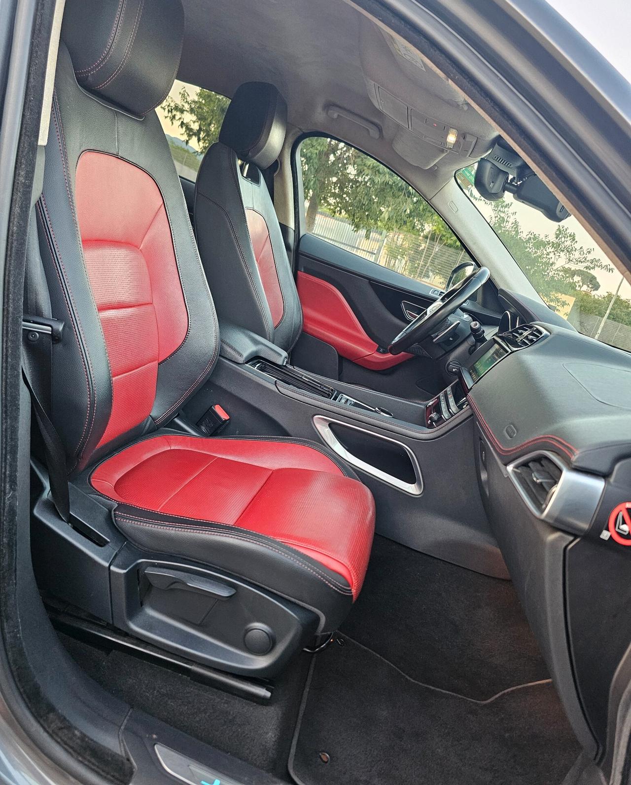 Jaguar F-Pace R-Sport 2.0 D 180 CV AWD automatica