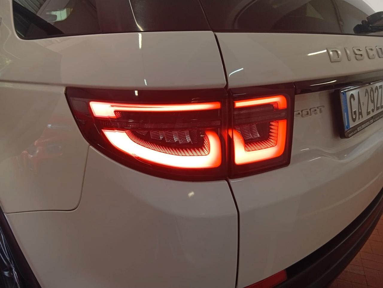 LAND ROVER DISCOVERY SPORT 2.0D AWD 2020 IDEALE PER NEOPATENTATI