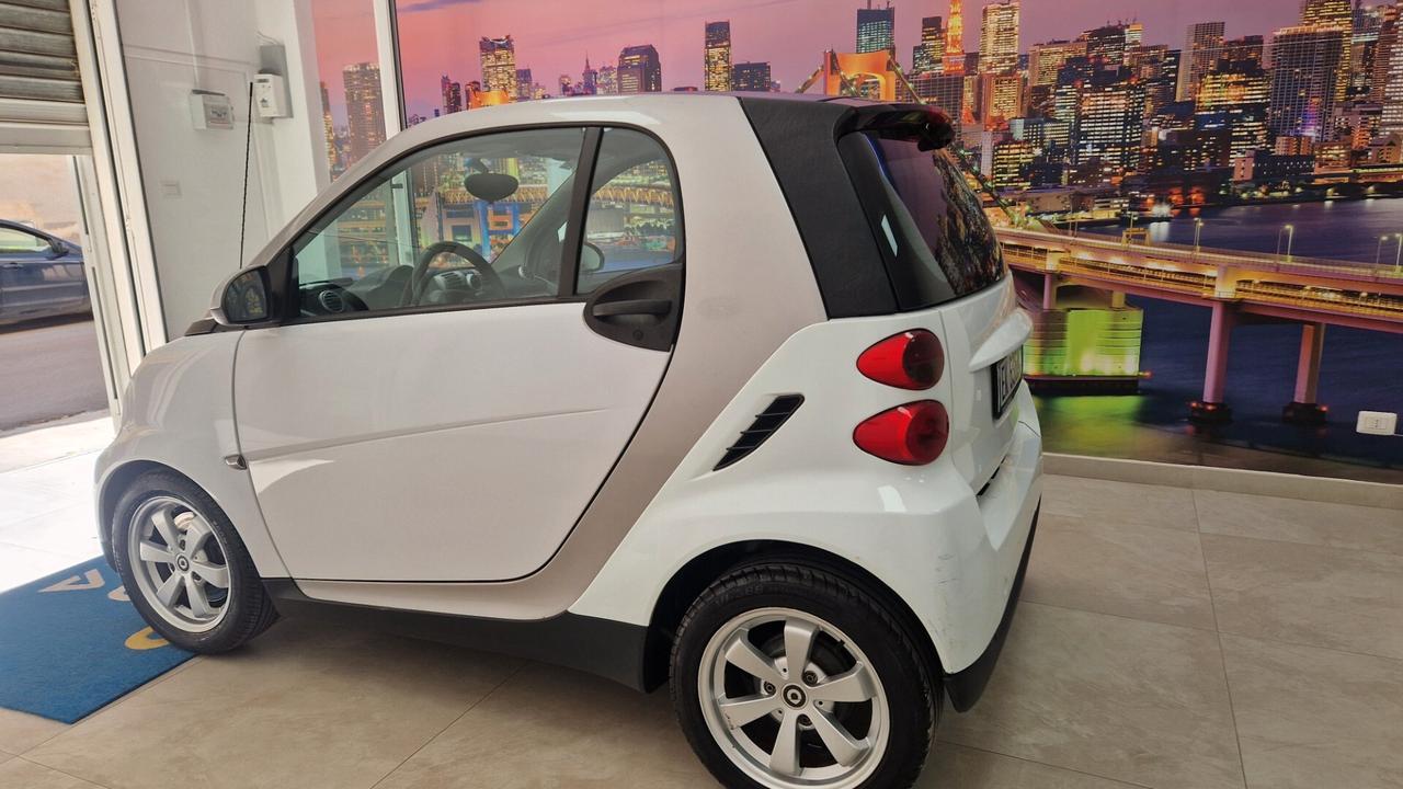 Smart ForTwo 1000 52 kW MHD coupé Genius s.ed.