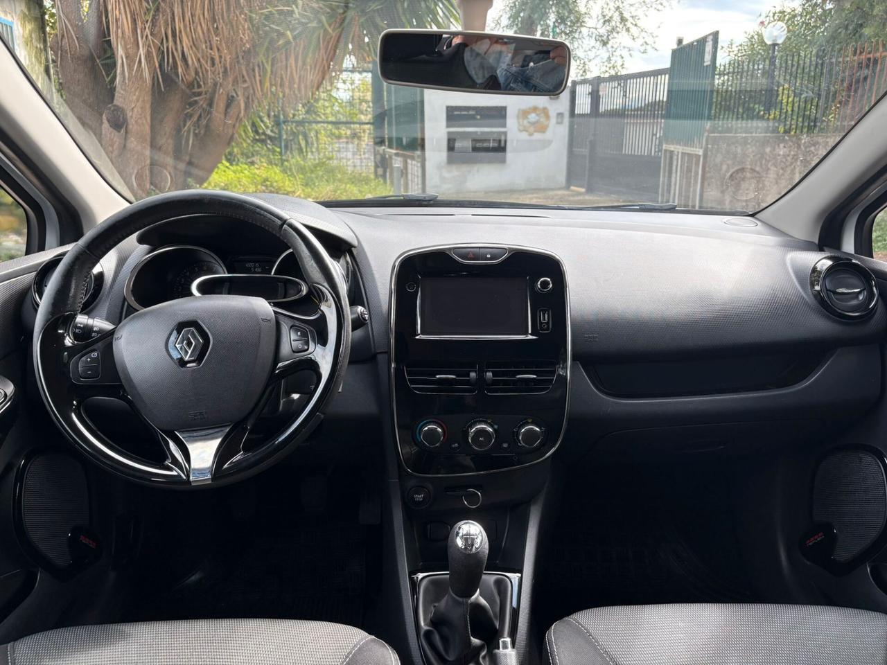RENAULT CLIO 1.2 Live - 2014