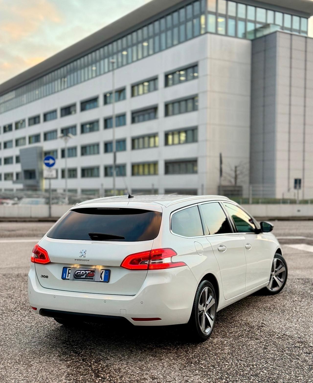 Peugeot 308 BlueHDi 150 S&S SW Allure
