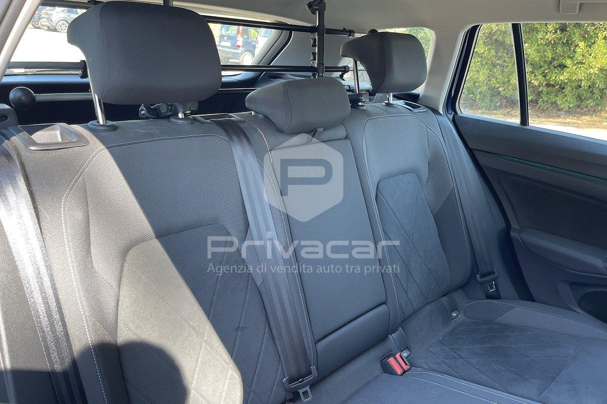 VOLKSWAGEN Golf Variant 1.5 TGI DSG Style