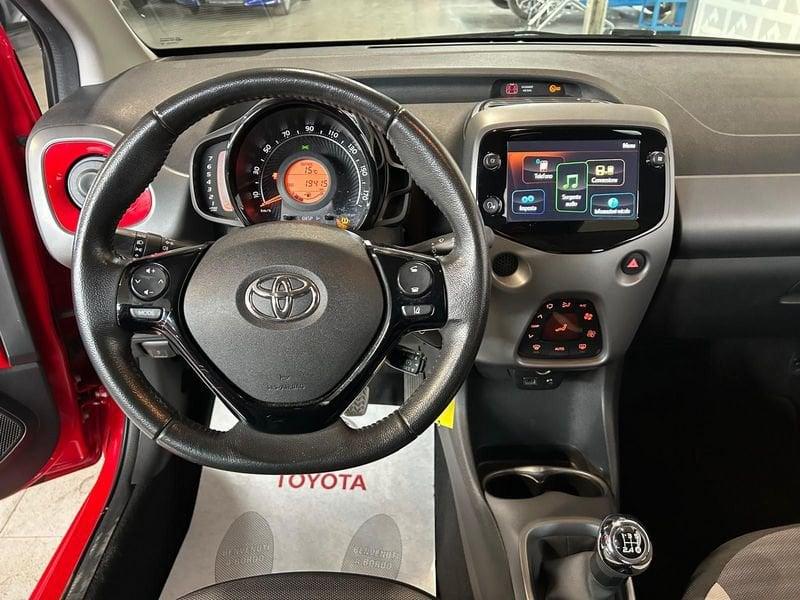 Toyota Aygo Connect 1.0 VVT-i 72 CV 5 porte x-play