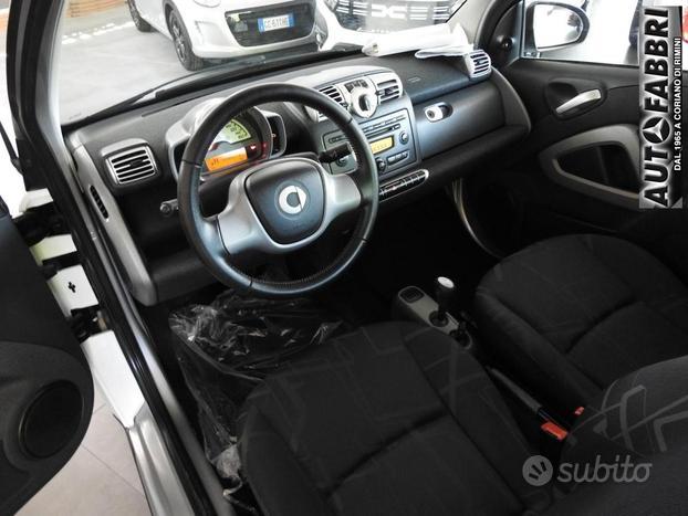 SMART - Fortwo - 1000 52 kW MHD coupé passion