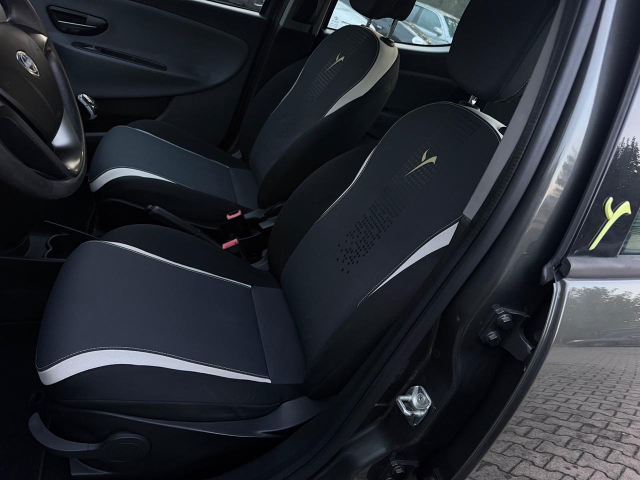 Lancia Ypsilon 0.9 TwinAir 85 CV Metano – 2014