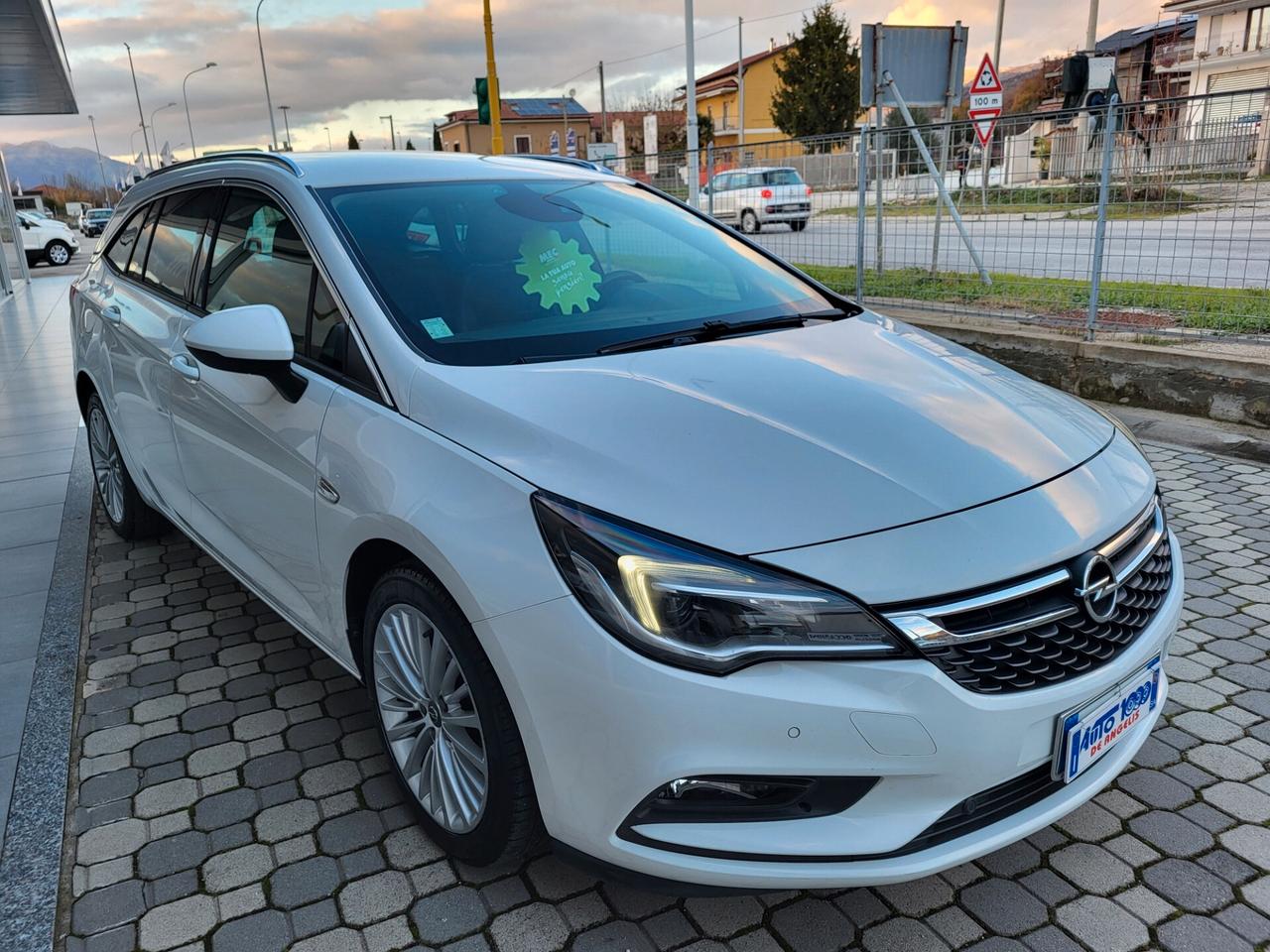 Opel Astra 1.6 CDTi 110 CV Sports Tourer *** INNOVATION *** FULL FULL OPTIONALS