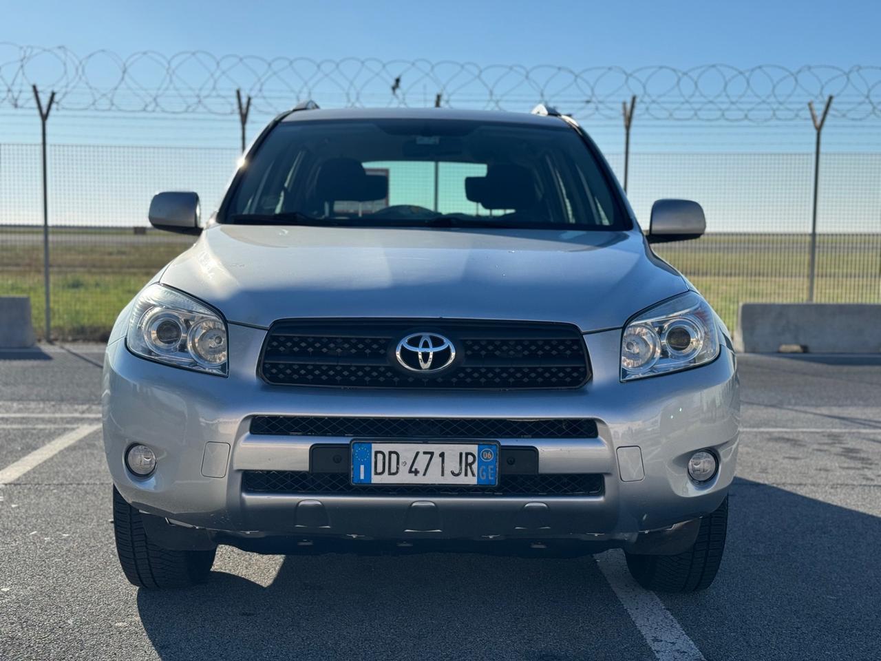 TOYOTA RAV4 2.2 D-4D 136 CV LUXURY 2006 1 PROP 12 MESI DI GARANZIA