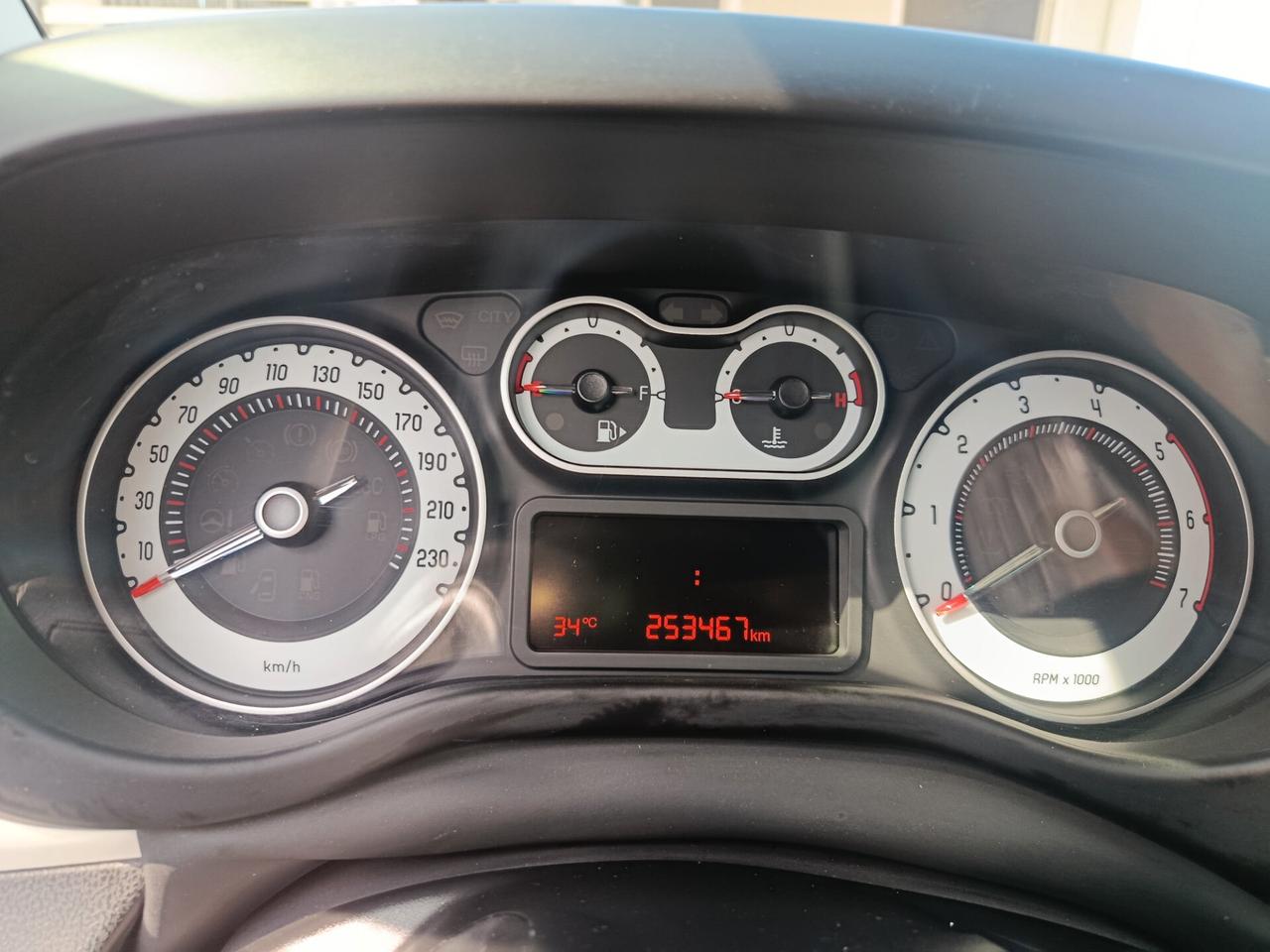 Fiat 500L 1.6 Multijet 120 CV Trekking GANCIO TRAINO garanzia 12 mesi a parte 900 euro