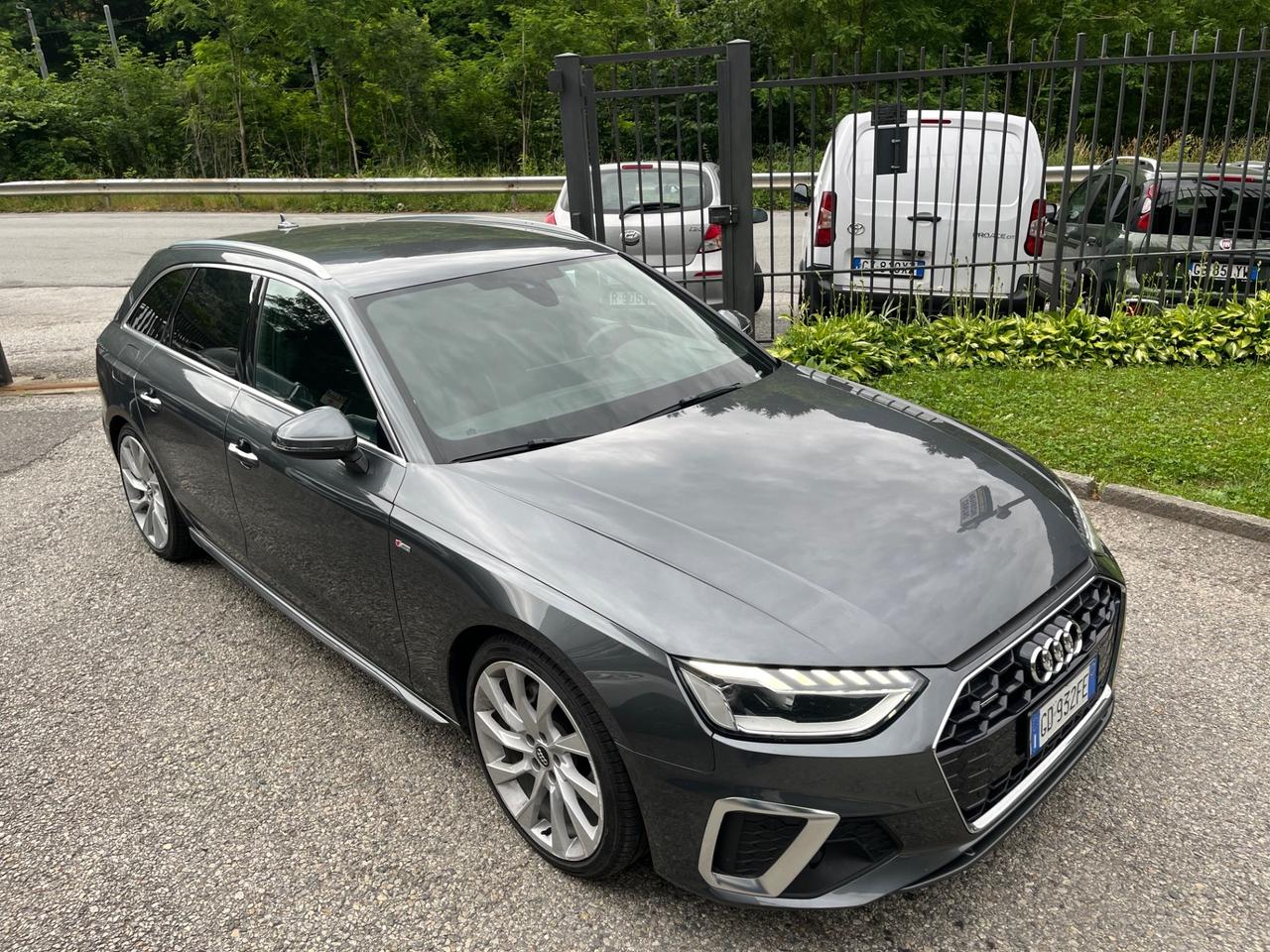 Audi A4 Avant 40 TDI quattro S tronic line edition