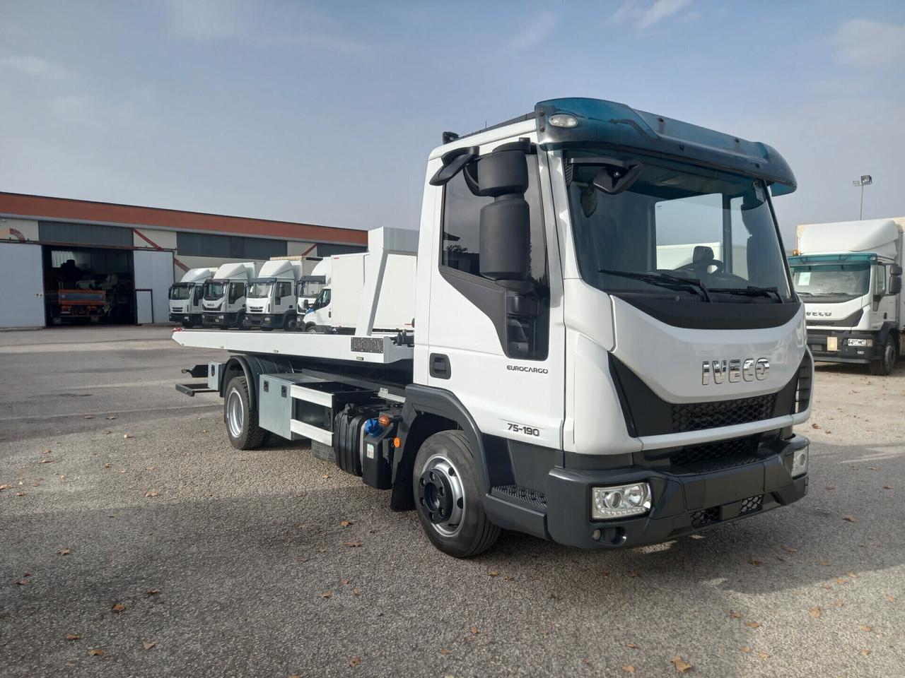 IVECO ML 75E19 - Allestimento Nuovo: Carroattrezzi - Verricello Traslabile con forche posteriori (C67)