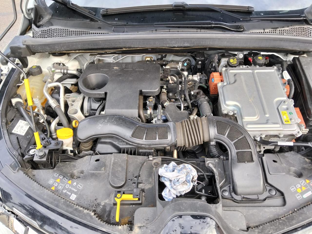 Captur Hybrid E-Tech 145cv RS Line 2022 SINISTRATA