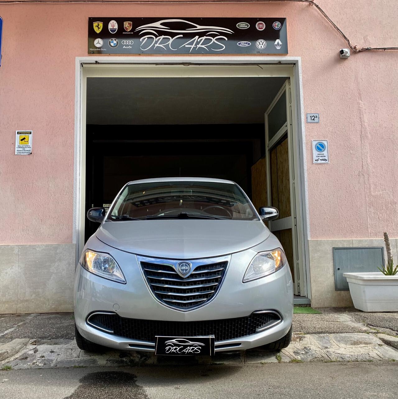 Lancia Ypsilon 1.2 69 CV 5 porte S&S Silver