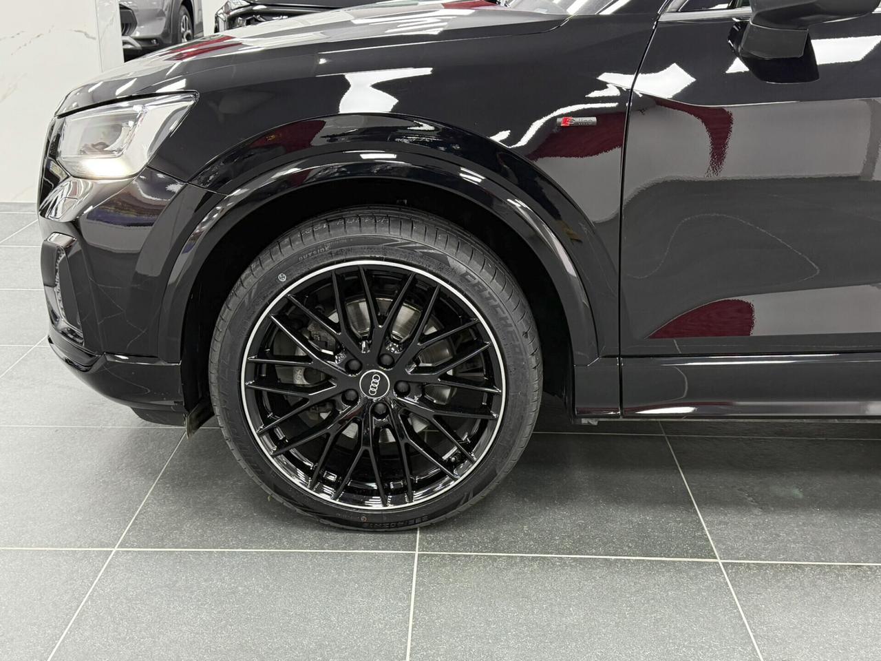 Audi Q2 30 TDI S tronic Identity Black Line