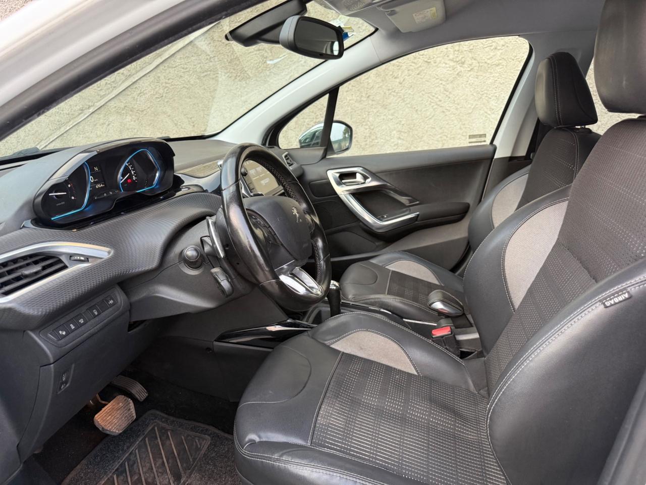 Peugeot 2008 BlueHDi 100 S&S Allure