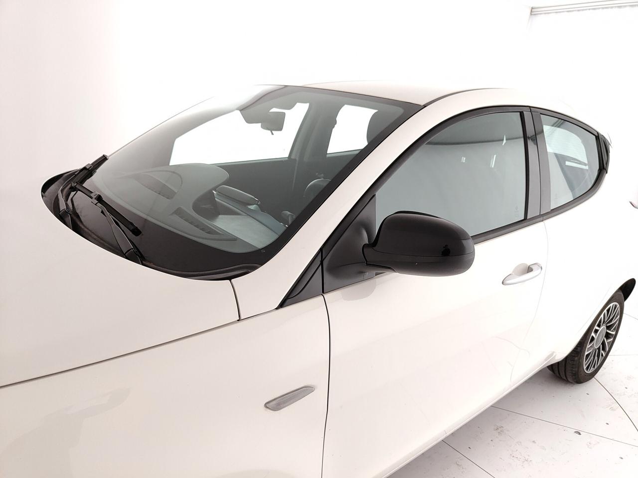 Lancia Ypsilon 1.0 FireFly 5 porte S&S Hybrid Platino