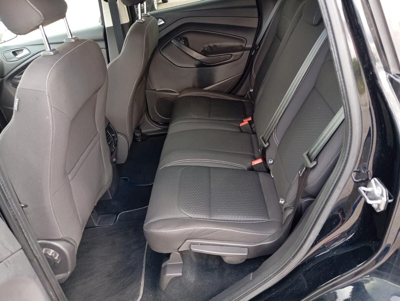 Ford Kuga 1.5 TDCI 120 CV S&S 2WD Powershift ST-Line