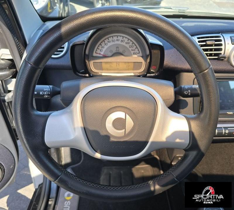 smart fortwo SERVOSTERZO PELLE NAVI UNIPRO!