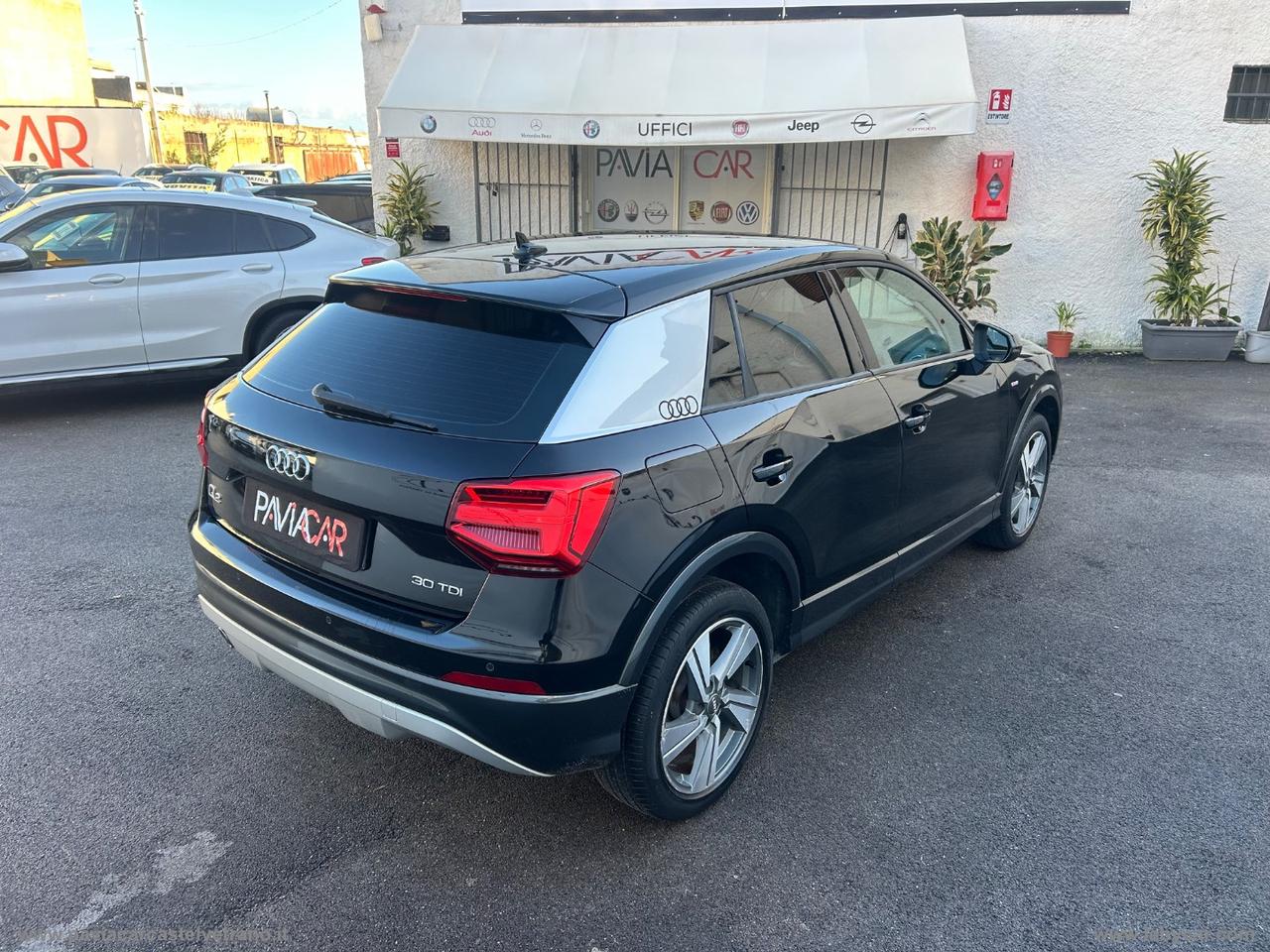 AUDI Q2 30 TDI S tronic Identity Black