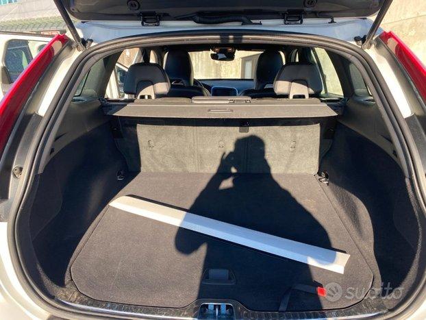 VOLVO XC60 D3 Business Geartronic Plus N1