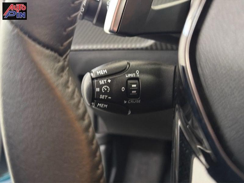 Peugeot 2008 Hybrid 145cv e-DCS6 Style auto