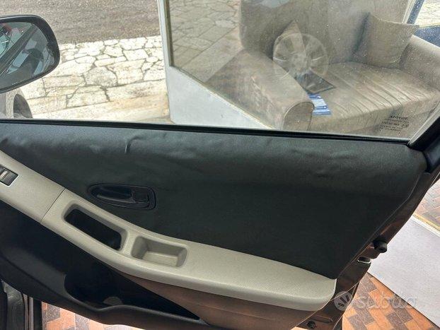 TOYOTA Yaris 2 serie Yaris 1.0 5 porte Now GPL