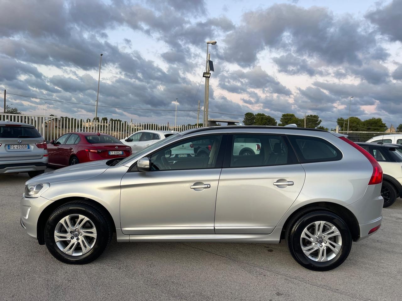 VOLVO XC60 2.4 D4 190CV 4WD MANUAL FUL TETTO 16