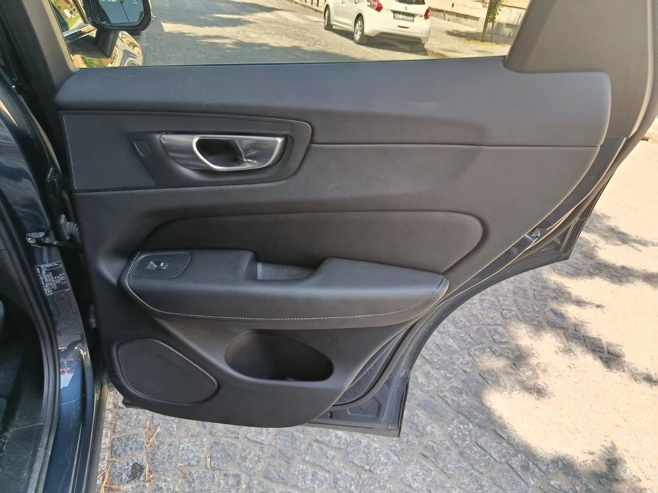 Volvo XC 60 Ultimate Dark 2.0 B4 MHEV #11036
