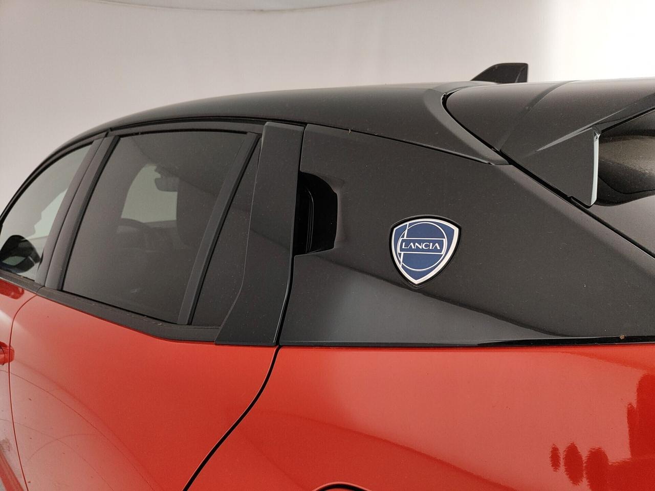Lancia Ypsilon Hybrid e-DCT HF Line