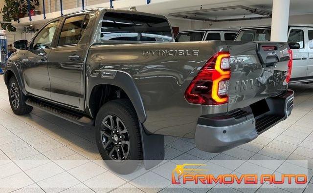 TOYOTA Hilux 2.8 D A/T 4 porte Double Cab Invincible