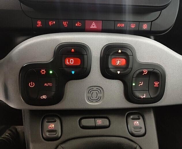 Fiat Panda 1.0 FireFly S&S Hybrid City Cross Neopatentati